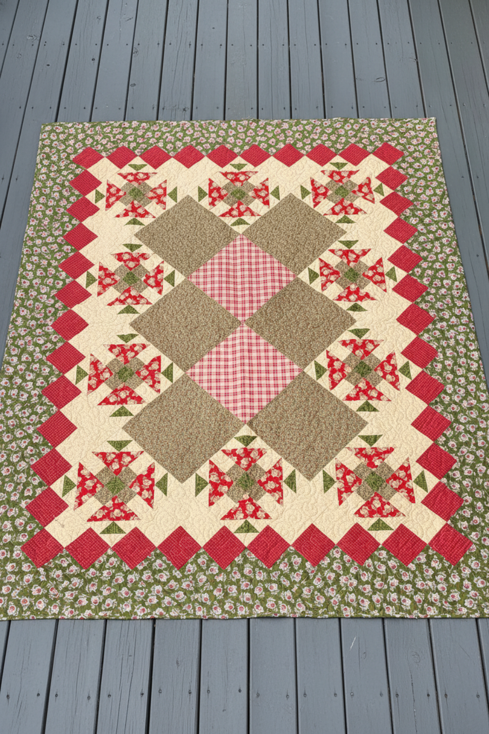 Scarlet’s Medallion – 68" x 85" Handmade Throw / Twin / Full Quilt