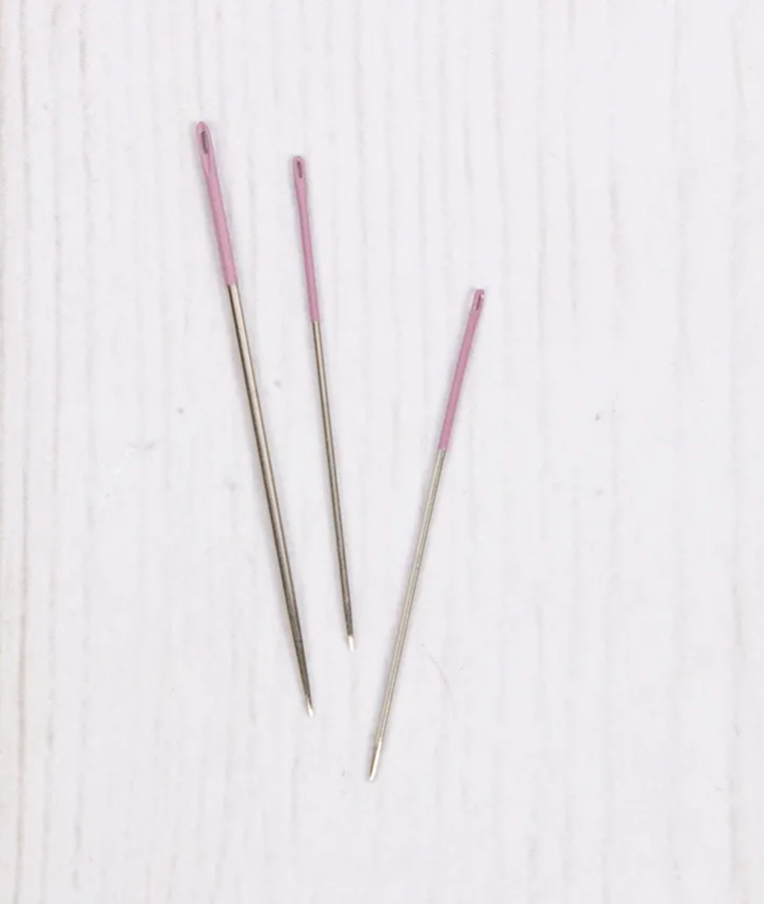 Lori Holt Binding Nifty Needles Tube – 18 Color-Coded Needles