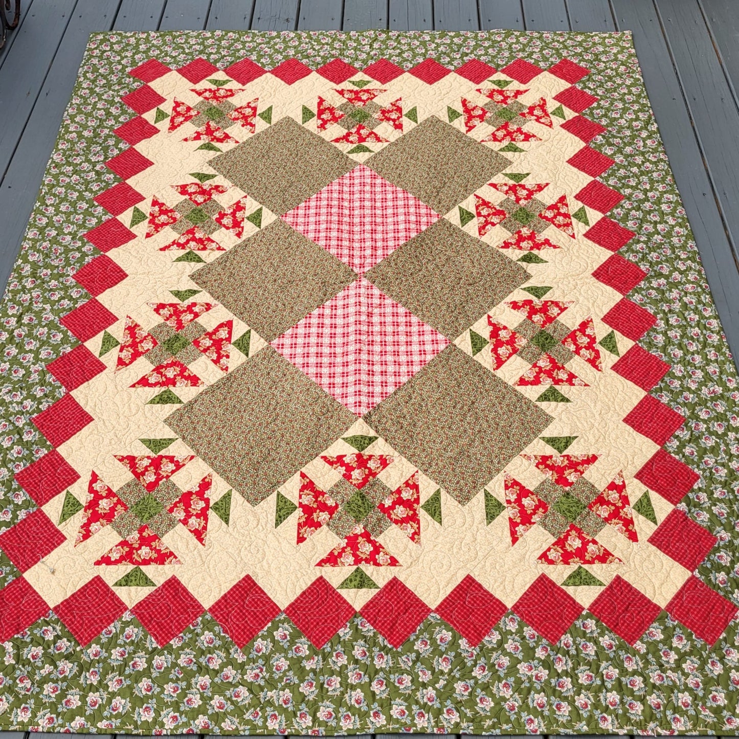 Scarlet’s Medallion Quilt – 68" x 85" Handmade Throw / Twin / Full